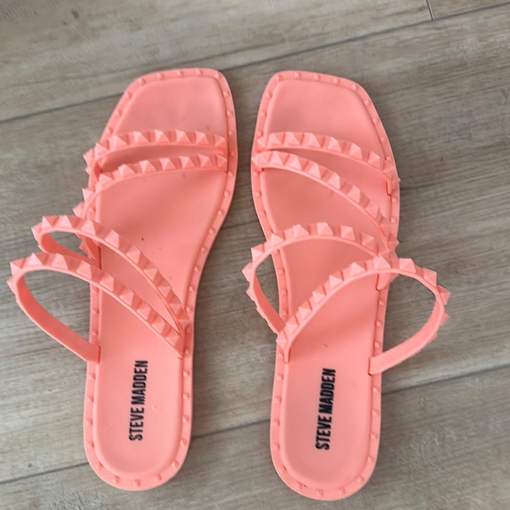 Steve Madden rubber flip flop sandals